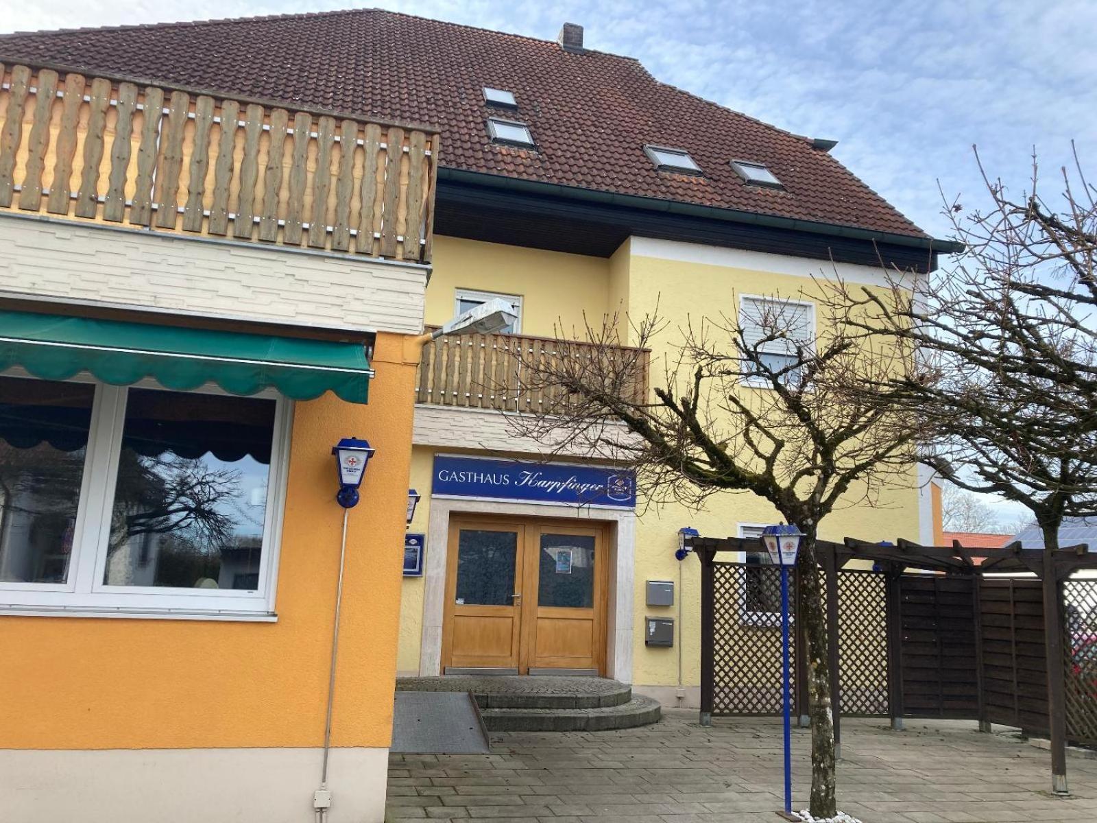Gasthaus Karpfinger Aiterhofen Екстериор снимка