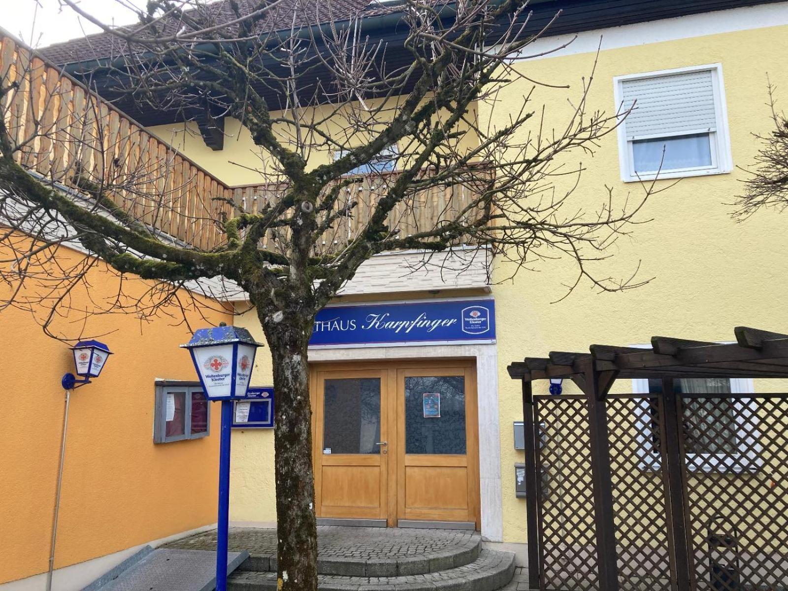 Gasthaus Karpfinger Aiterhofen Екстериор снимка